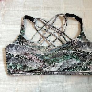 Lululemon sports bra size 12 great condition